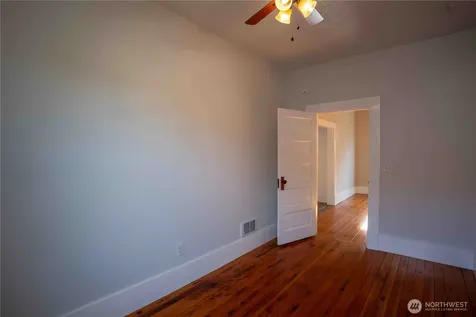 304 Sumas Avenue Sumas WA 98295