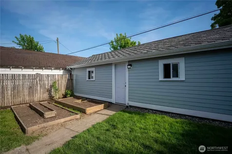 304 Sumas Avenue Sumas WA 98295