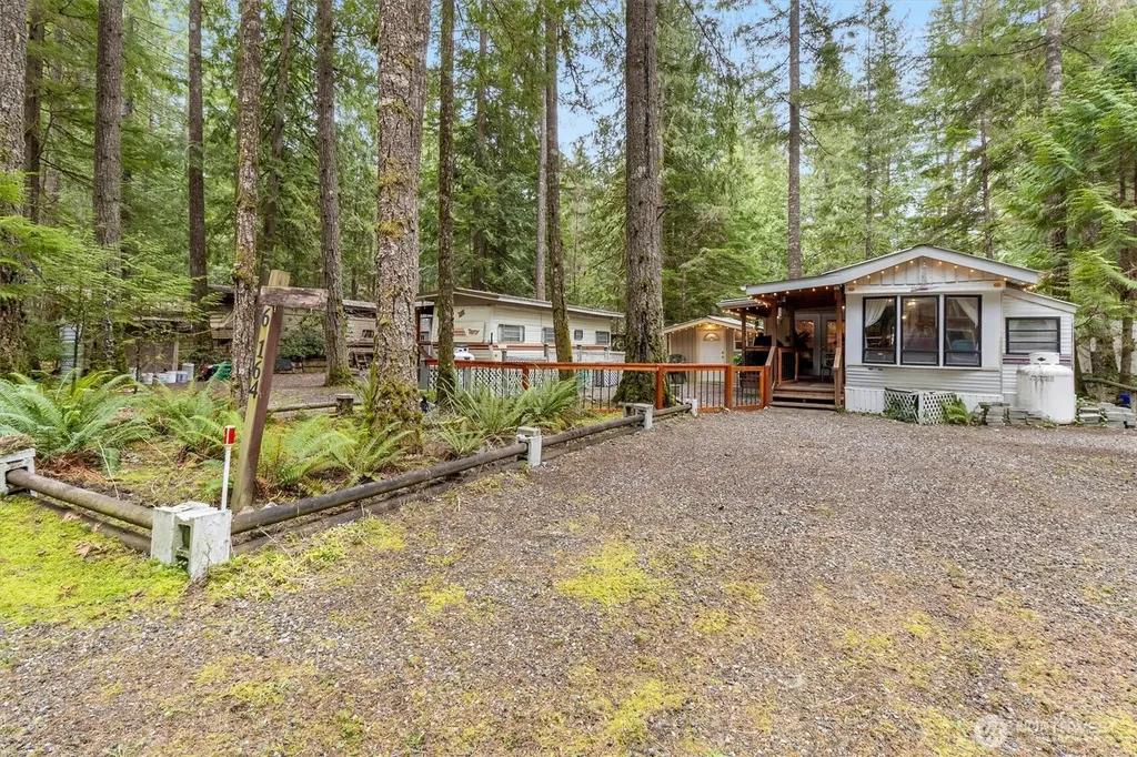 164 Chanterelle Drive Deming WA 98244
