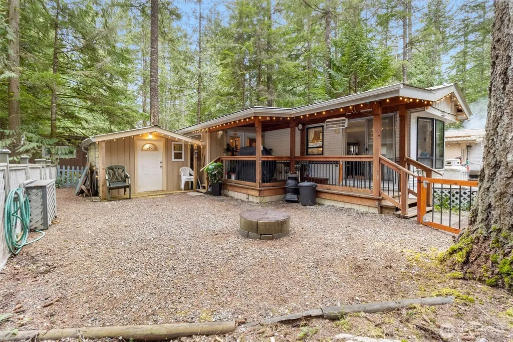 164 Chanterelle Drive Deming WA 98244