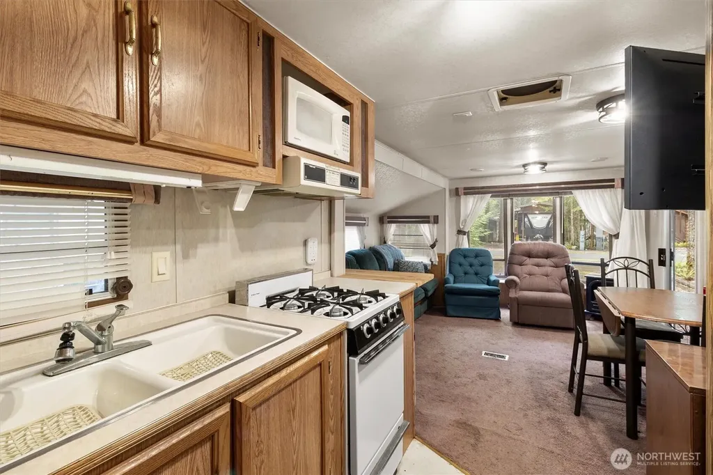 164 Chanterelle Drive Deming WA 98244