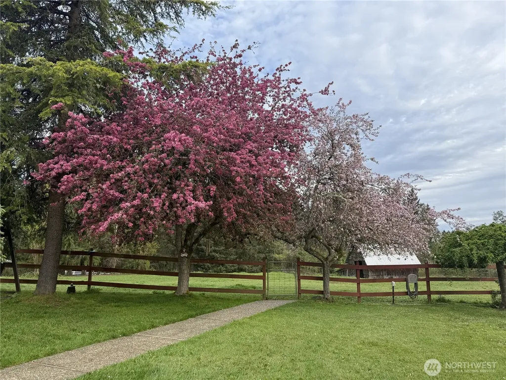 2723 Key Peninsula Highway SW Lakebay WA 98349