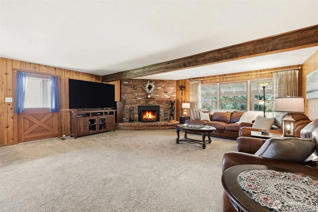 2723 Key Peninsula Highway SW Lakebay WA 98349
