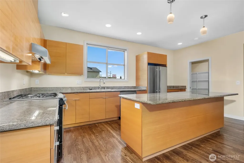738 N 185th Street Shoreline WA 98133