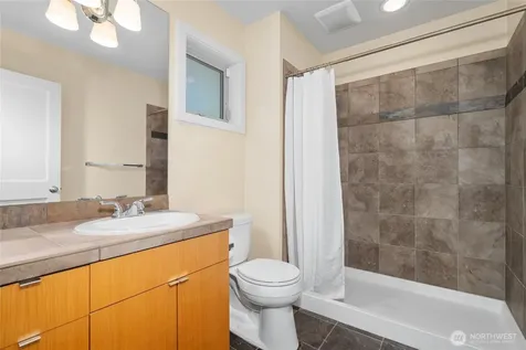 738 N 185th Street Shoreline WA 98133