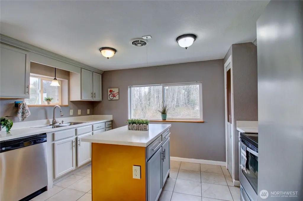 12513 8th Drive NW Marysville WA 98271