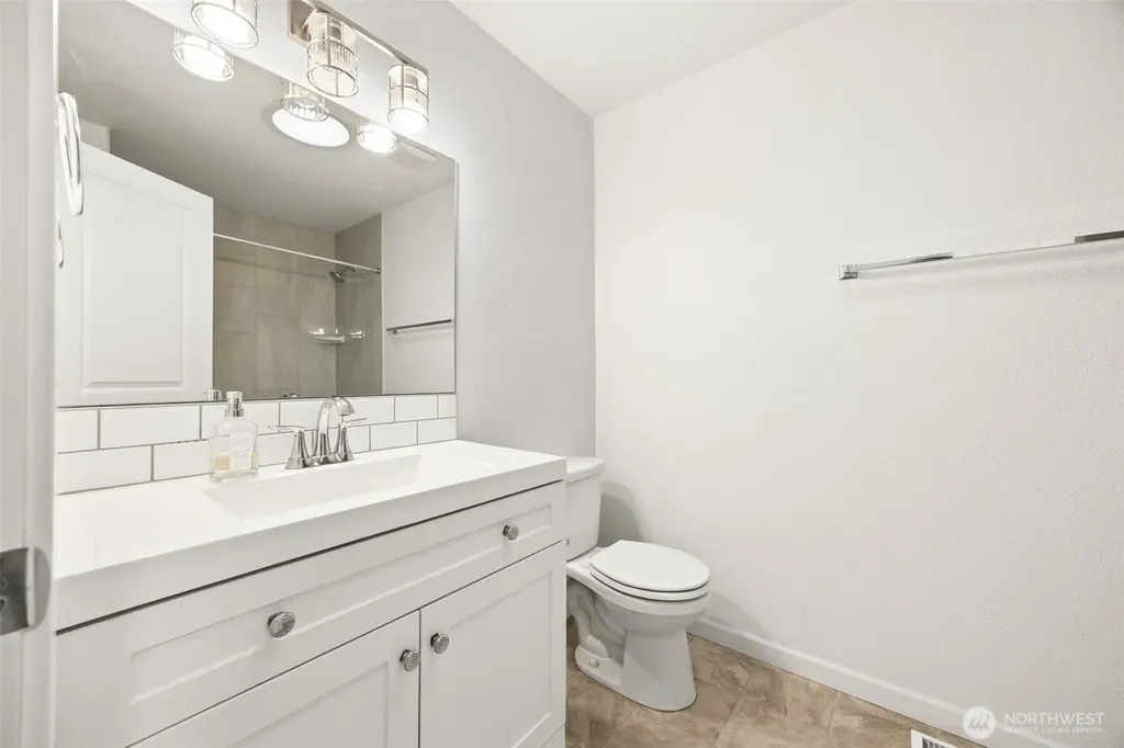 3810 180th St E Tacoma WA 98446