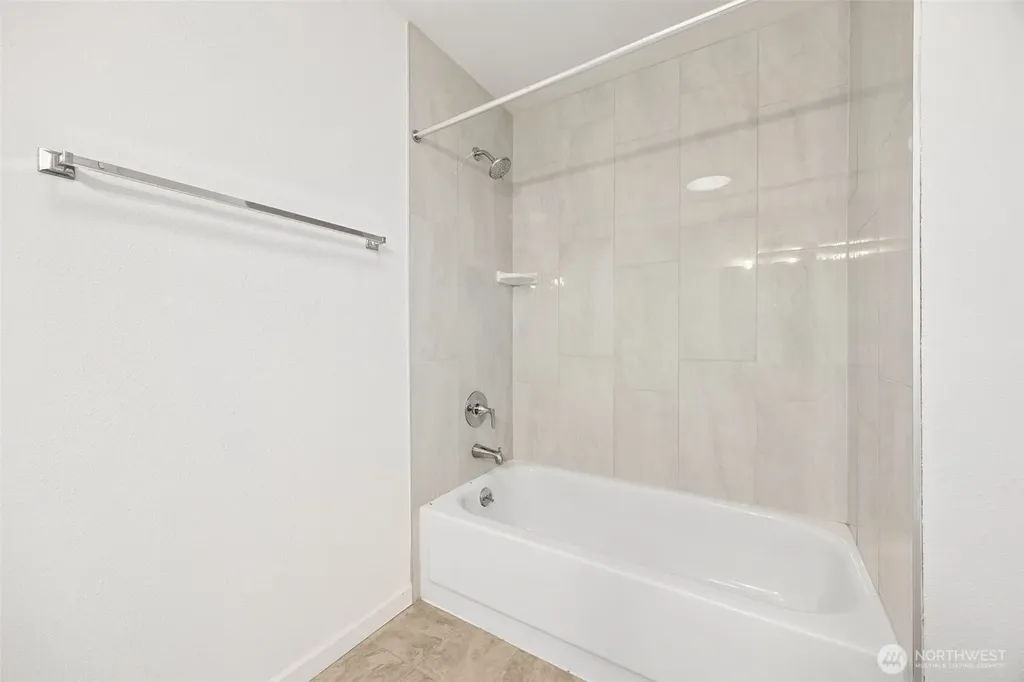 3810 180th St E Tacoma WA 98446