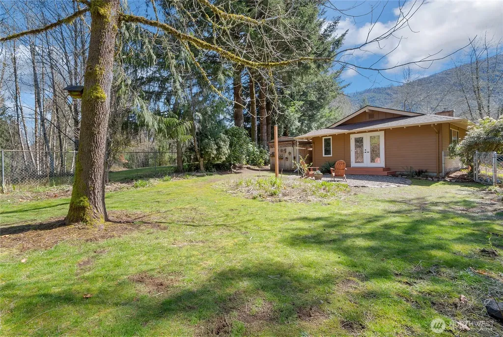 102 Crumb Road Morton WA 98356