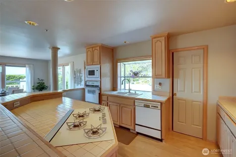 2907 Narrows Place Tacoma WA 98407