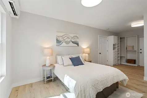 302 S Barton Street Seattle WA 98108