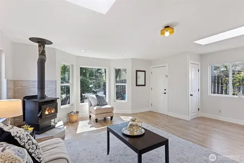 302 S Barton Street Seattle WA 98108
