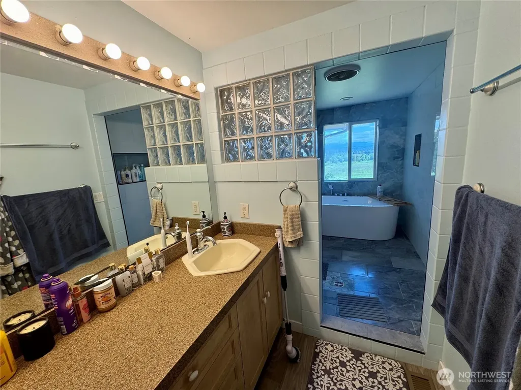 15625 11th Avenue NE Arlington WA 98223
