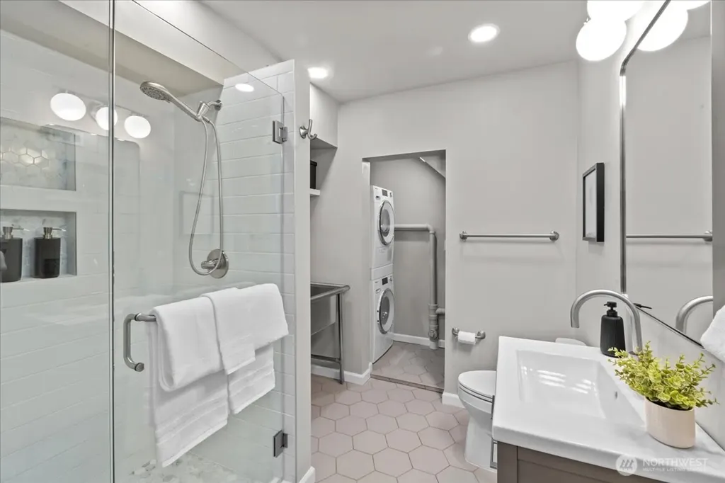 16813 NE 33rd Street Bellevue WA 98008