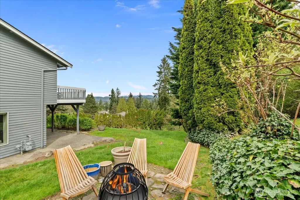 16813 NE 33rd Street Bellevue WA 98008