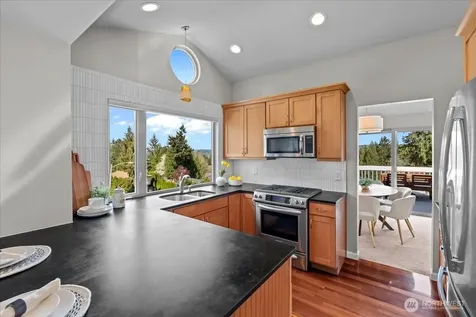 16813 NE 33rd Street Bellevue WA 98008