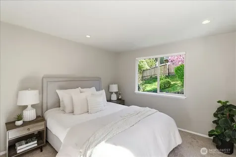16813 NE 33rd Street Bellevue WA 98008