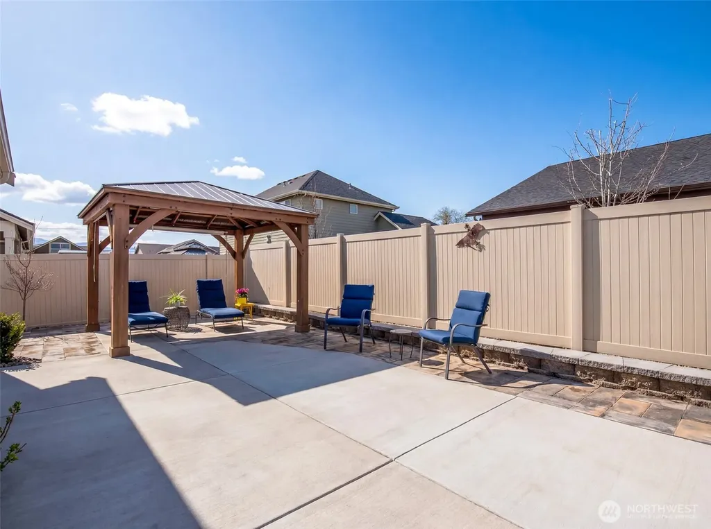 1747 S Blanchard Loop East Wenatchee WA 98802