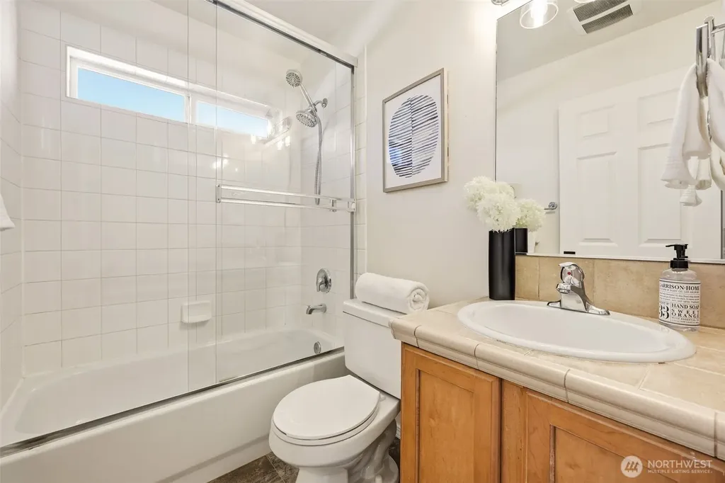 8847 9th Avenue SW Seattle WA 98106