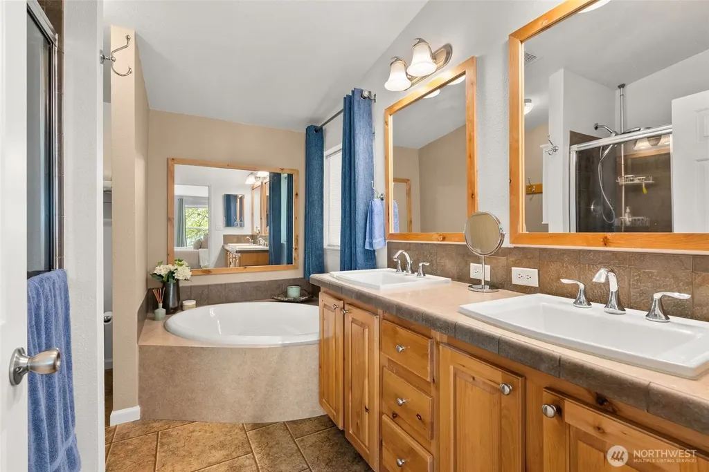 4751 E Pickering Road Shelton WA 98584