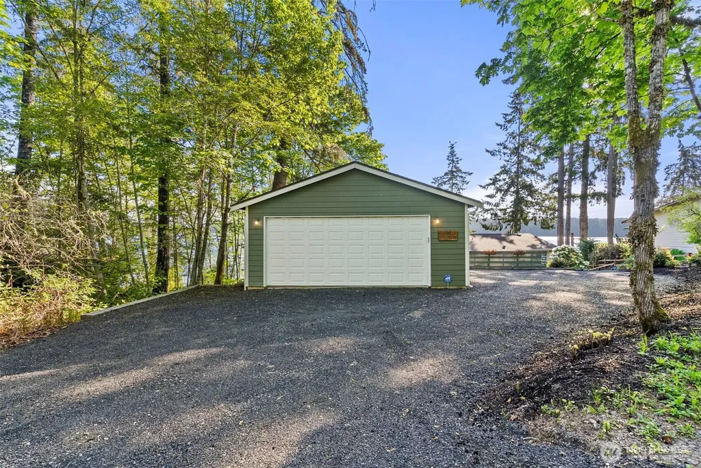 4751 E Pickering Road Shelton WA 98584