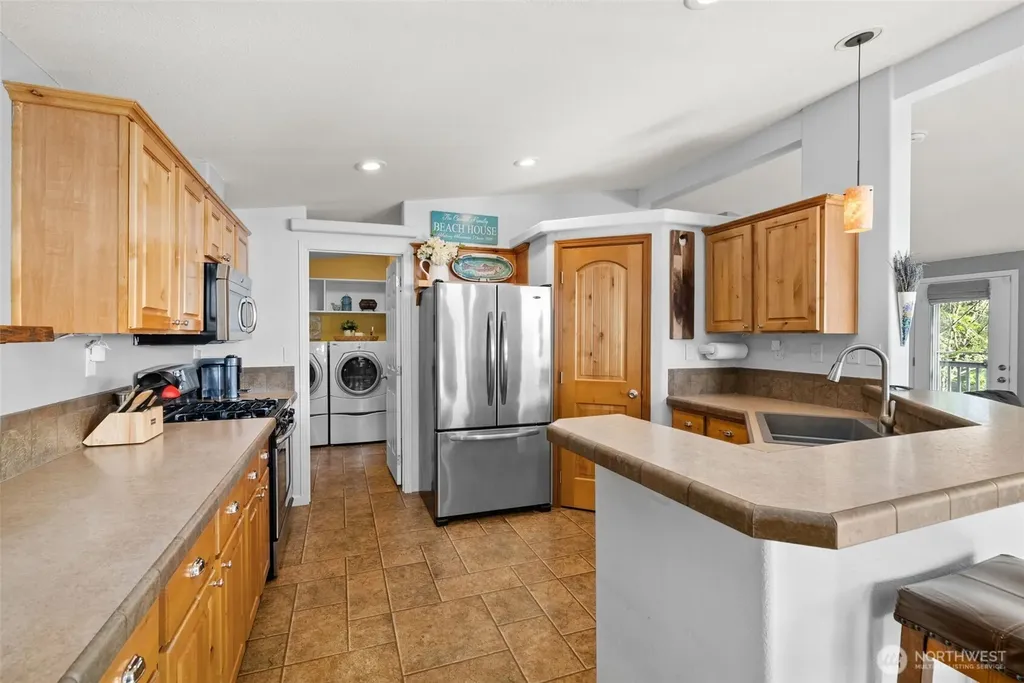 4751 E Pickering Road Shelton WA 98584