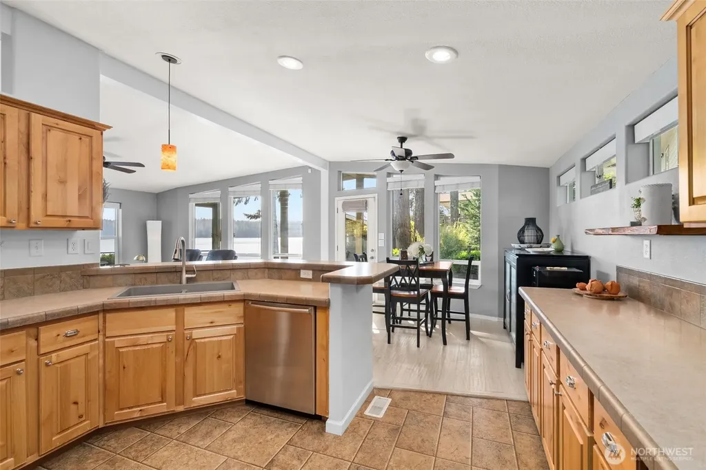 4751 E Pickering Road Shelton WA 98584