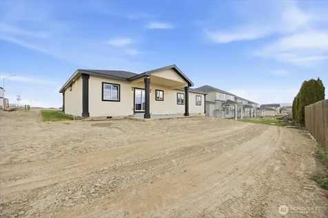 320 Victoria Street Sunnyside WA 98944