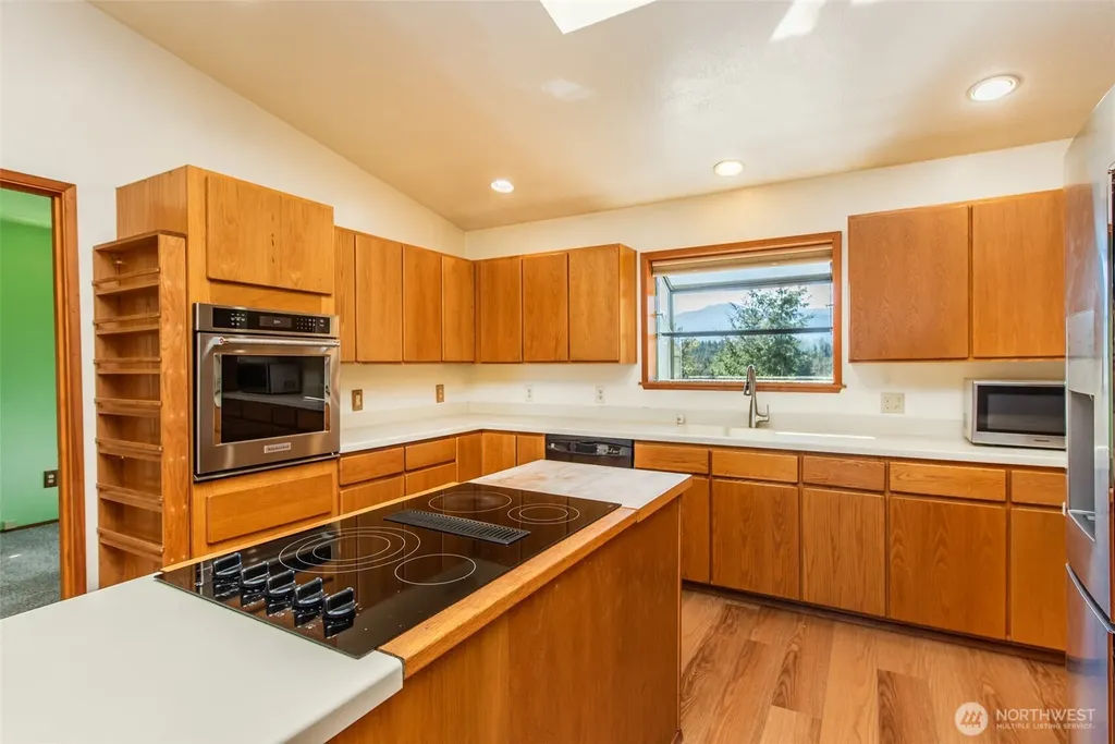 997 Old Olympic Highway Port Angeles WA 98362