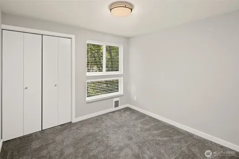 3055 80th Avenue SE Mercer Island WA 98040