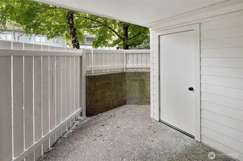 3055 80th Avenue SE Mercer Island WA 98040