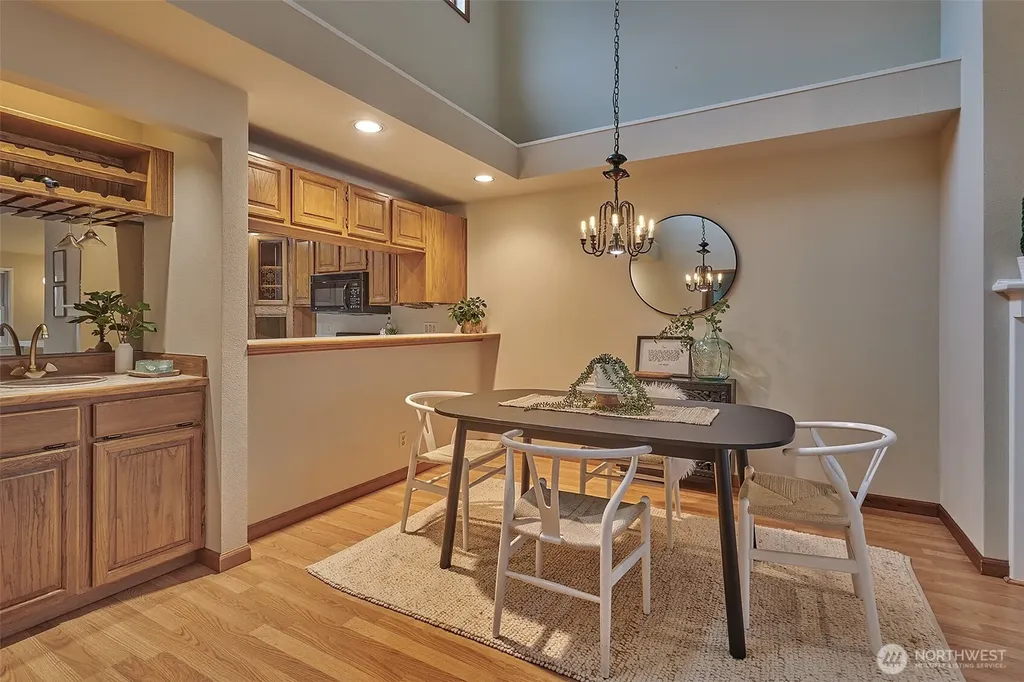 909 N 35th Street Seattle WA 98103