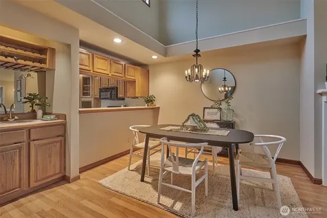 909 N 35th Street Seattle WA 98103