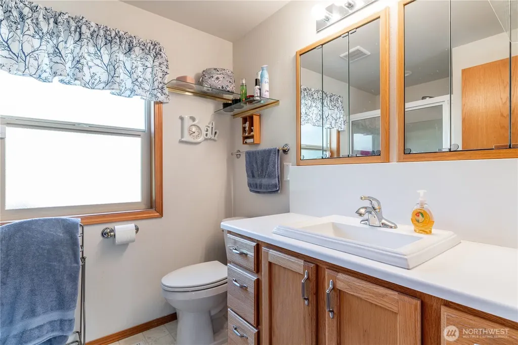 550 E Budd Drive Shelton WA 98584