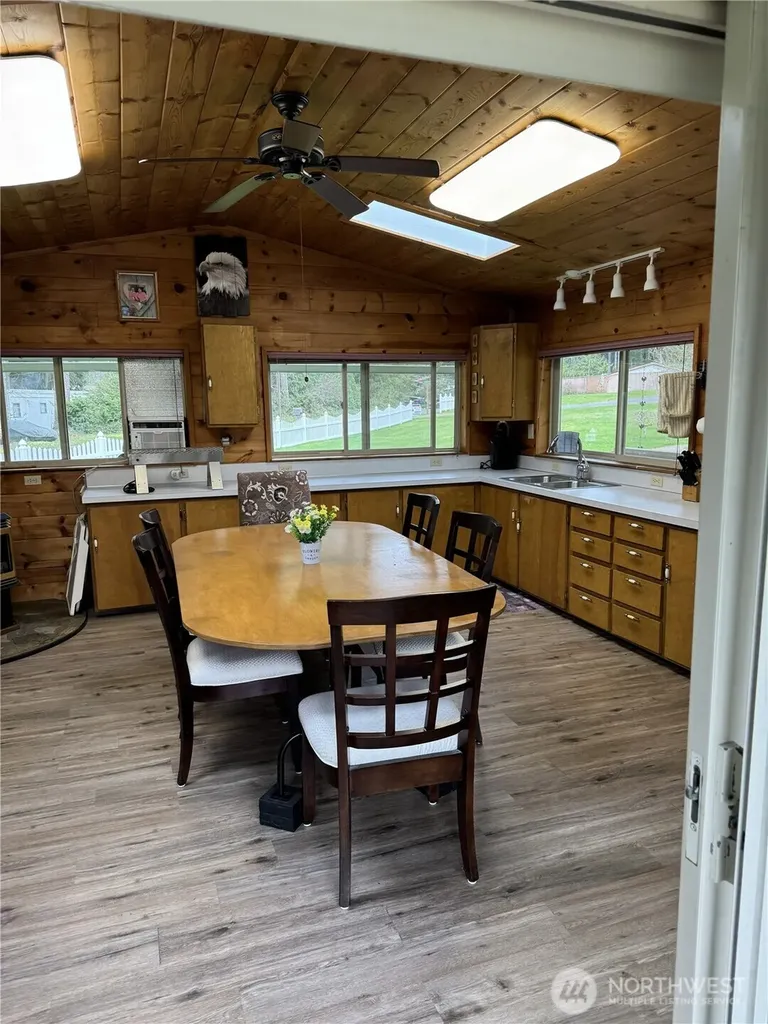 550 E Budd Drive Shelton WA 98584