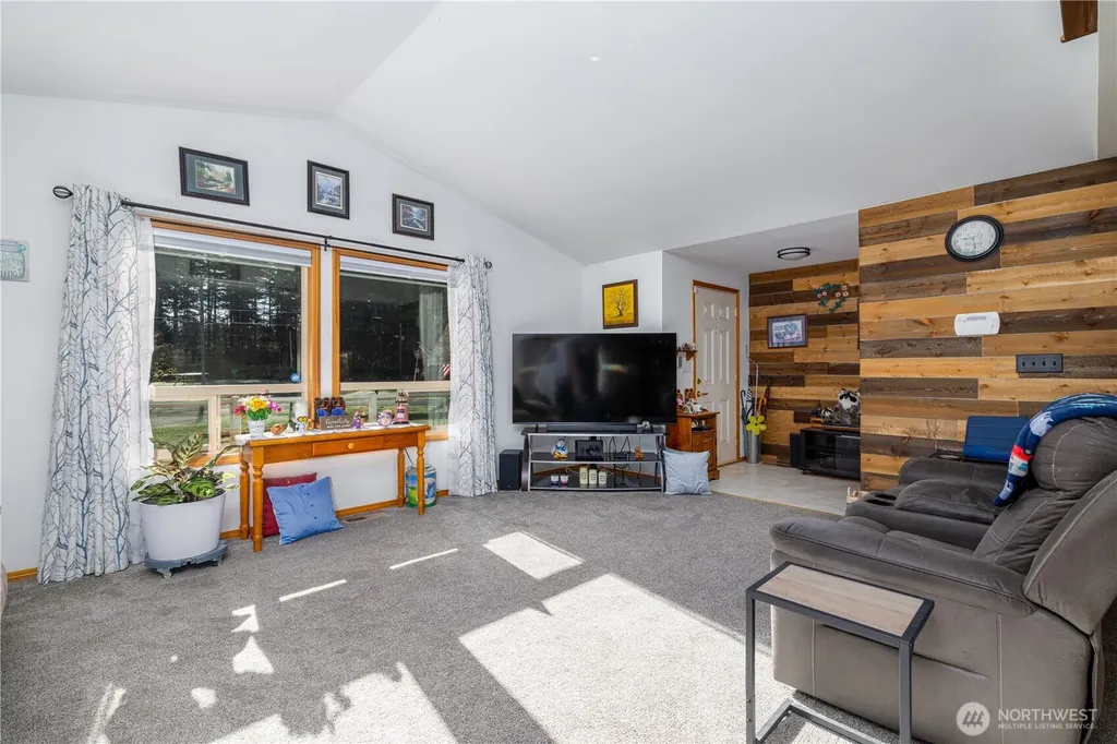 550 E Budd Drive Shelton WA 98584