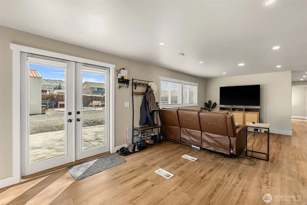 420 30th Street NW East Wenatchee WA 98802