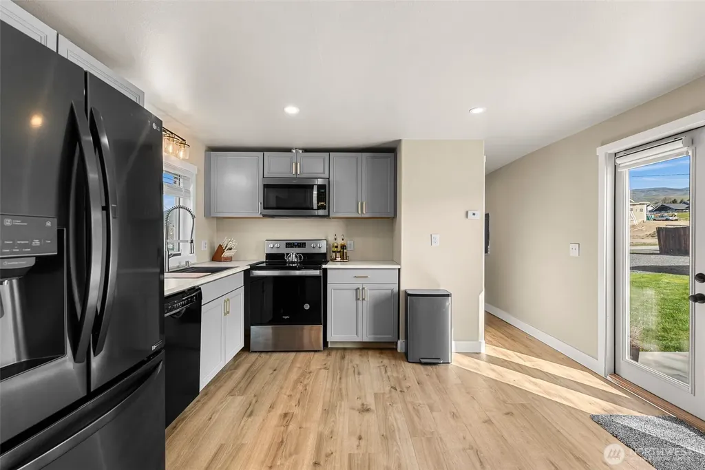 420 30th Street NW East Wenatchee WA 98802