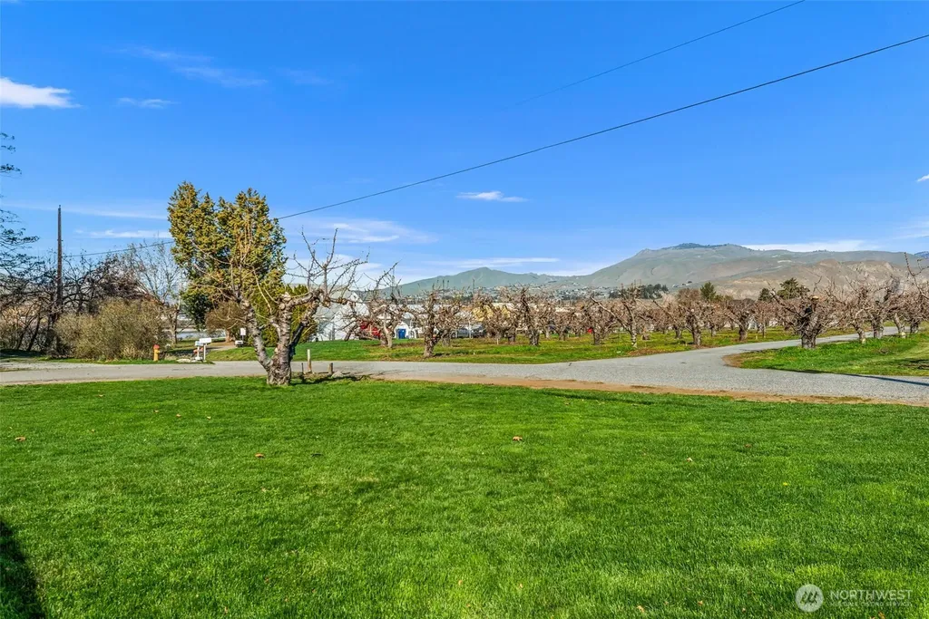 420 30th Street NW East Wenatchee WA 98802