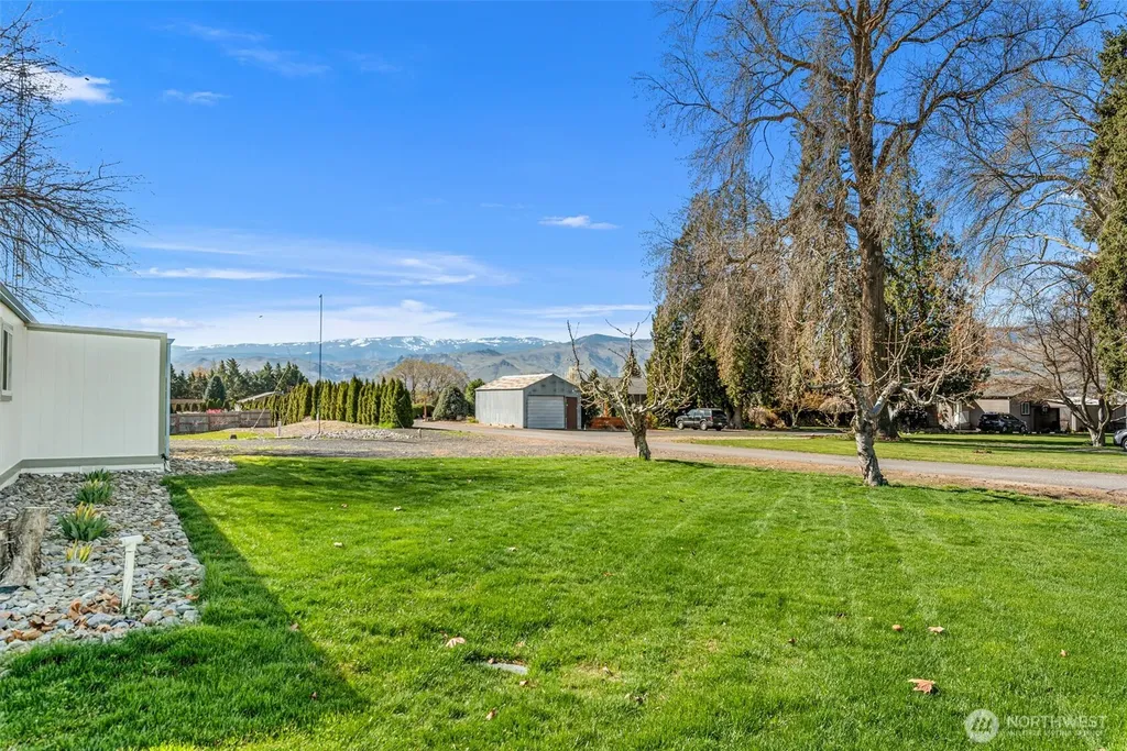 420 30th Street NW East Wenatchee WA 98802