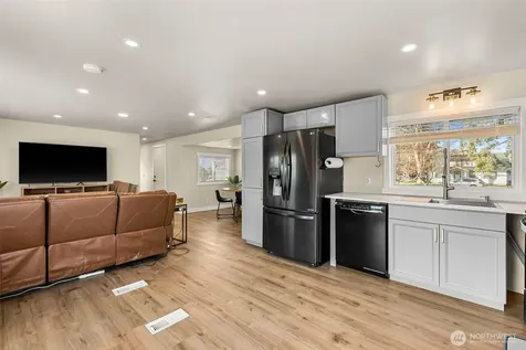 420 30th Street NW East Wenatchee WA 98802