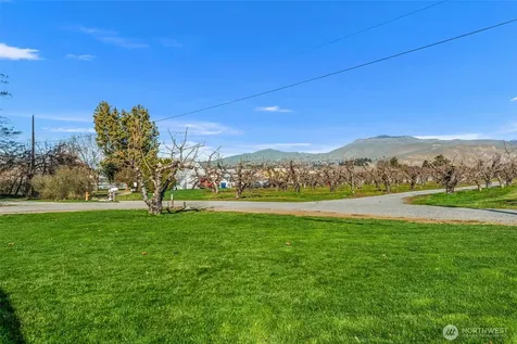 420 30th Street NW East Wenatchee WA 98802