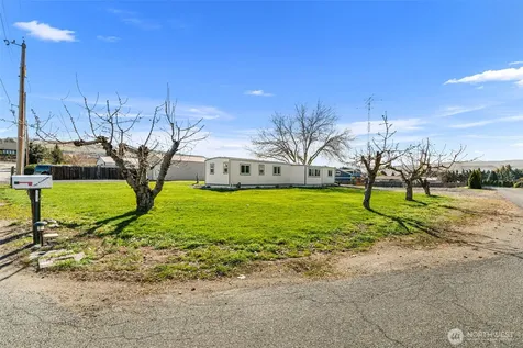 420 30th Street NW East Wenatchee WA 98802