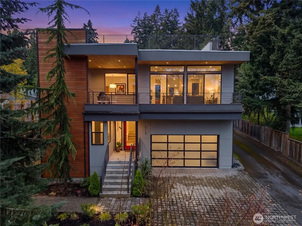 9719 Lake Shore Boulevard NE Seattle WA 98115