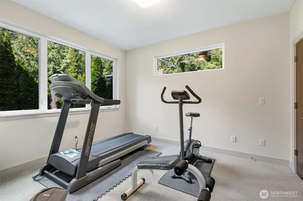 9719 Lake Shore Boulevard NE Seattle WA 98115
