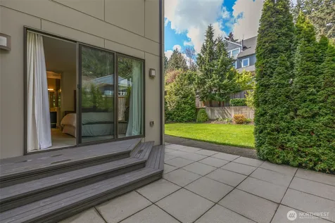 9719 Lake Shore Boulevard NE Seattle WA 98115