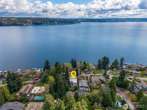 9719 Lake Shore Boulevard NE Seattle WA 98115
