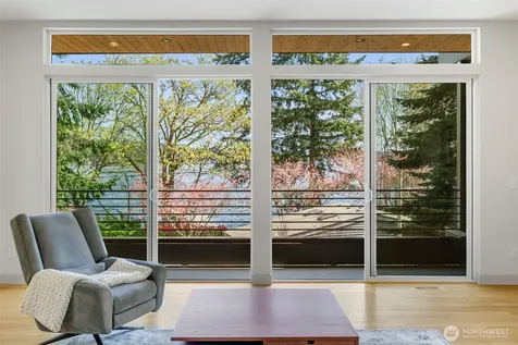 9719 Lake Shore Boulevard NE Seattle WA 98115