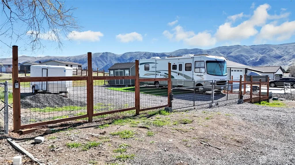 507 SW Autumn Loop Mattawa WA 99349