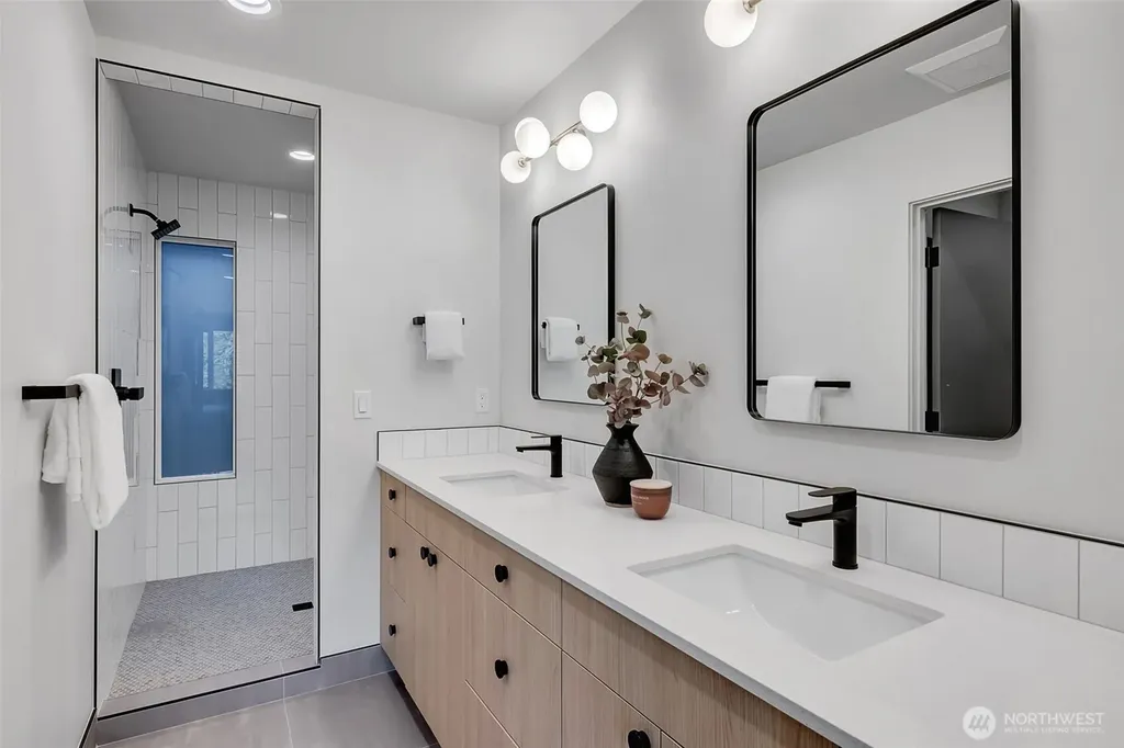 4405 S Holly Street Seattle WA 98118
